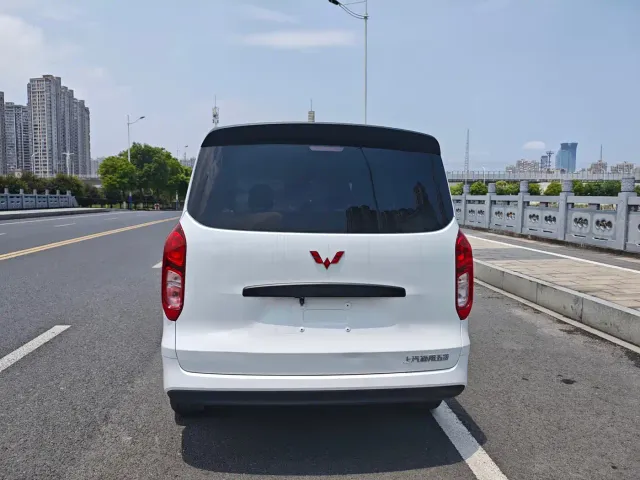 Wuling Hongguang — Фото автомобиля 6