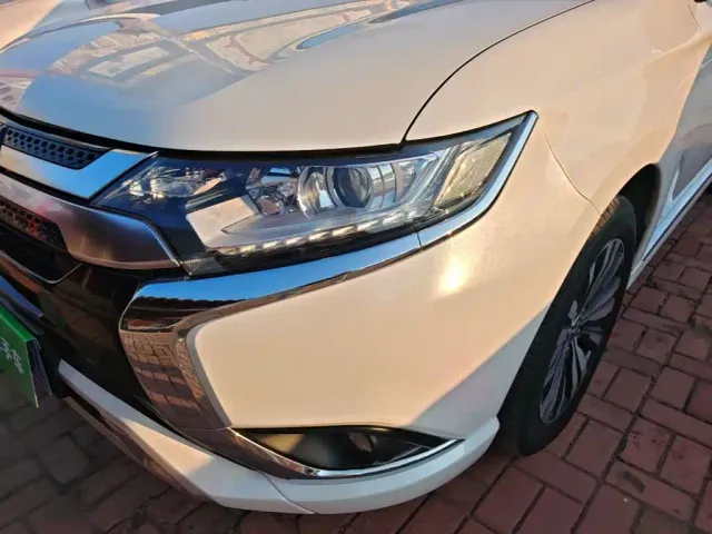 Mitsubishi Outlander — Фото автомобиля 23