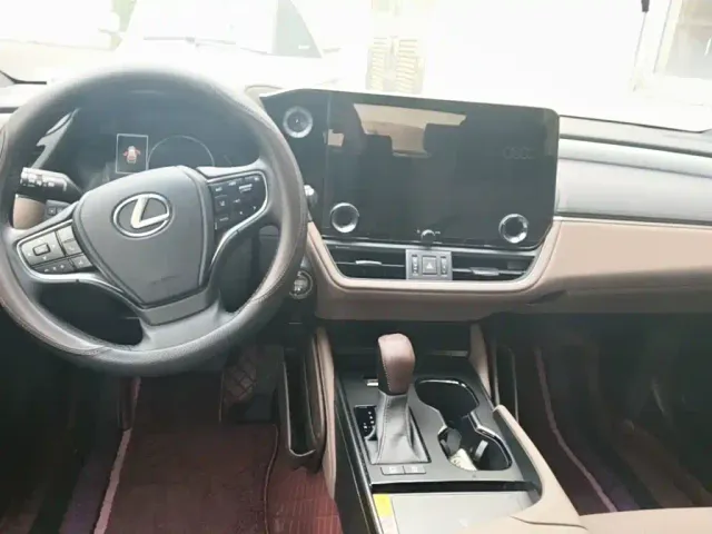 Lexus ES — Фото автомобиля 9