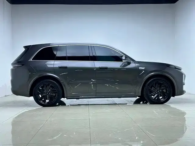 Li Auto L8 — Фото автомобиля 8