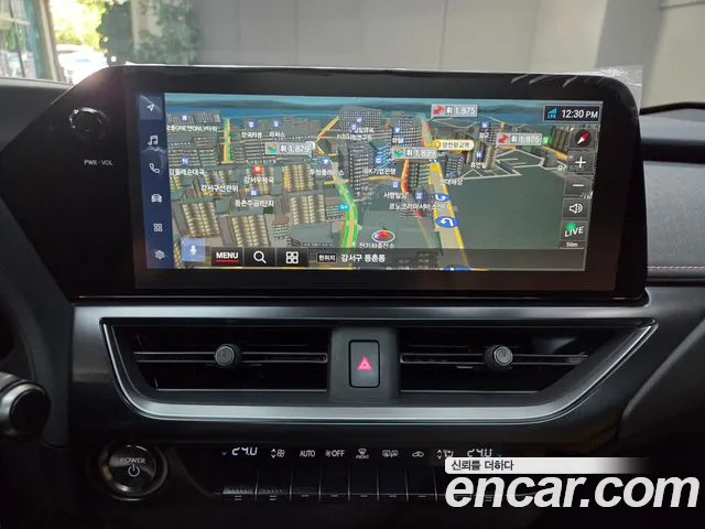 Lexus UX UX300h — Фото автомобиля 9