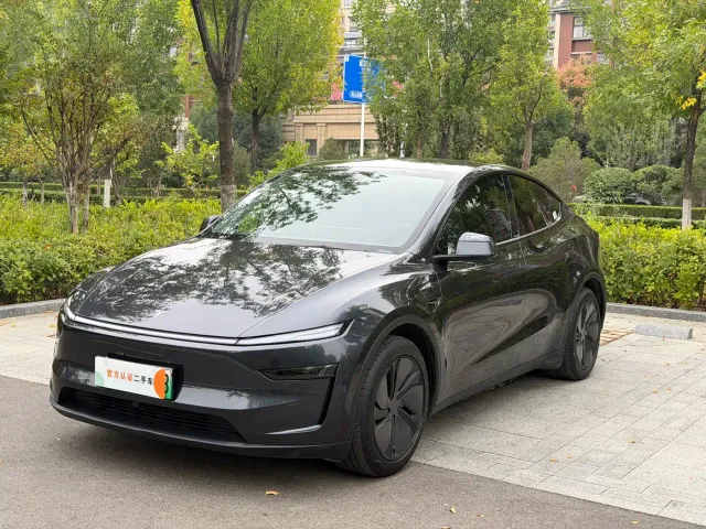 Фотография автомобиля — Tesla Model Y