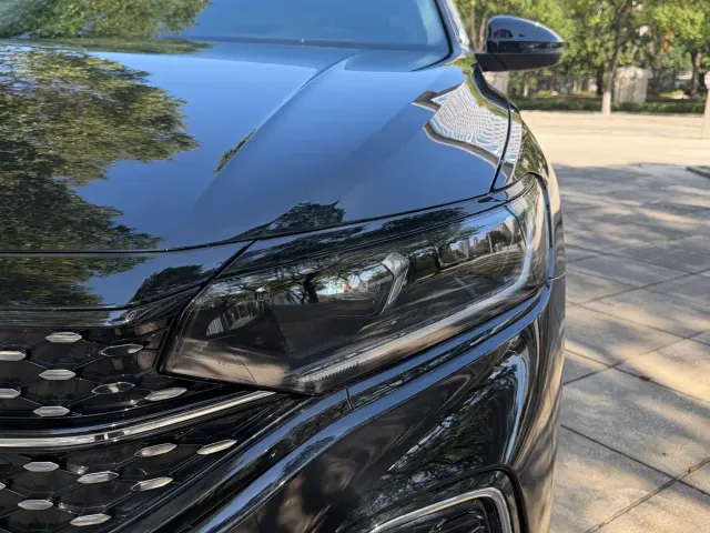 Volkswagen Passat — Фото автомобиля 10