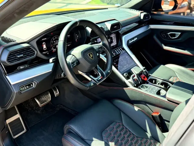 Lamborghini Urus — Фото автомобиля 7