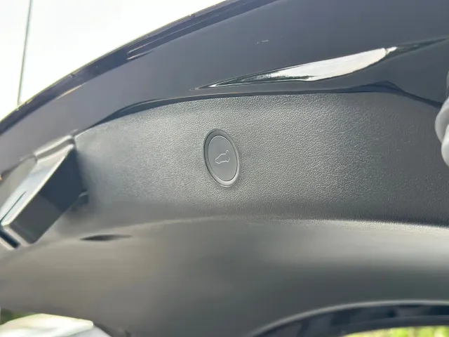 Tesla Model 3 — Фото автомобиля 16