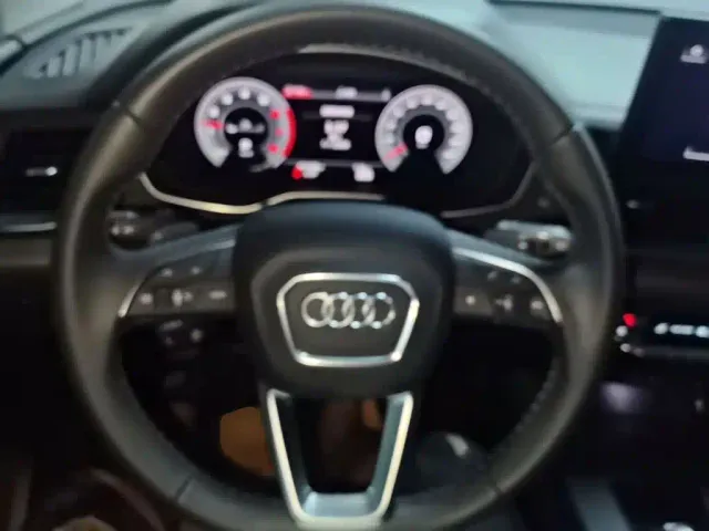 Audi Q5L — Фото автомобиля 10