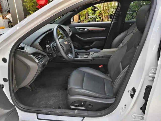 Cadillac CT5 — Фото автомобиля 18