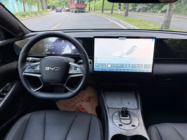 BYD Seal — Фото автомобиля 23