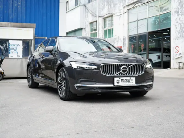 Volvo S90 — Фото автомобиля 4
