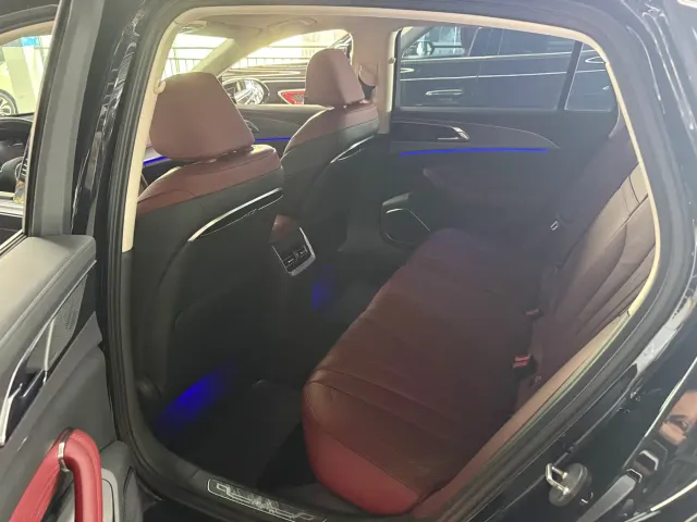 Hongqi H5 — Фото автомобиля 7