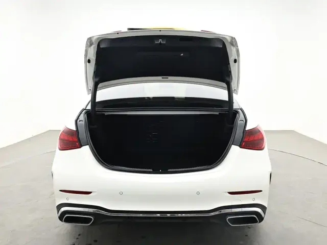 Mercedes-Benz C-Class — Фото автомобиля 8