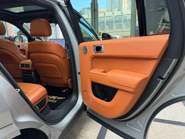 Li Auto L7 — Фото автомобиля 18