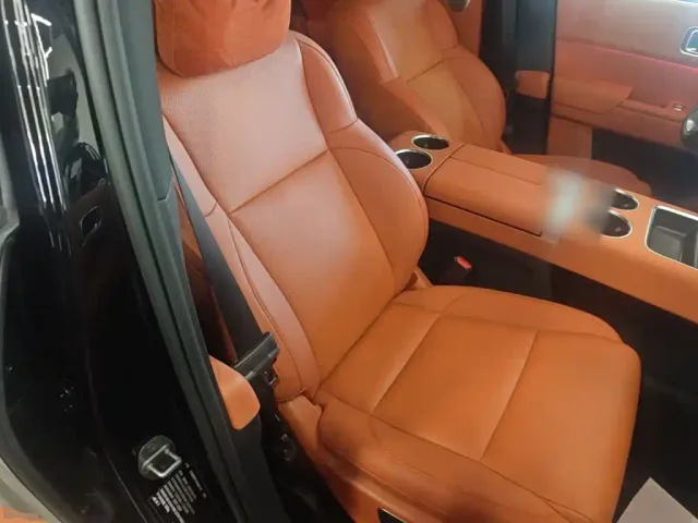 Li Auto L8 — Фото автомобиля 24