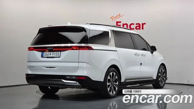 Kia Carnival — Фото автомобиля 2