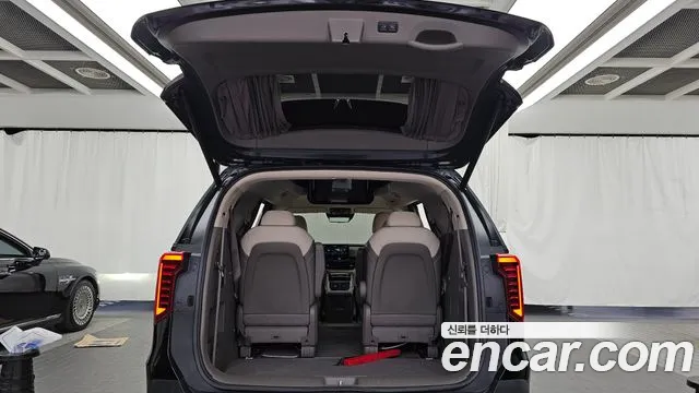 Kia Carnival — Фото автомобиля 26