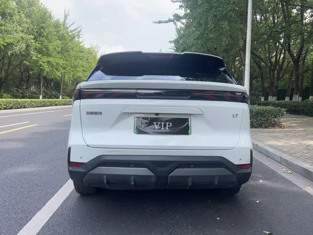 Geely Galaxy L7 — Фото автомобиля 5