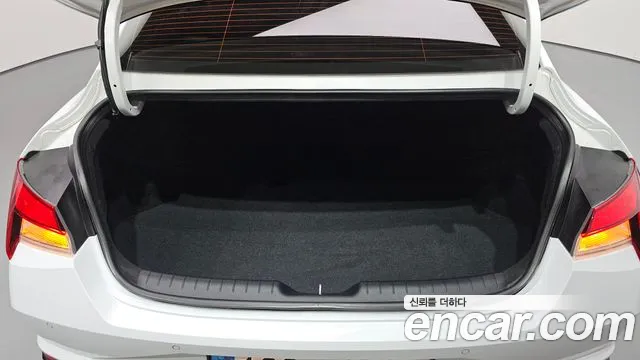Hyundai AVANTE Avante (CN7) — Фото автомобиля 20