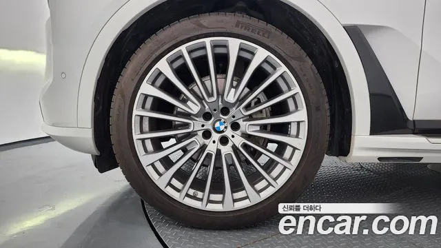 BMW X7 — Фото автомобиля 5