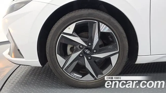 Hyundai Avante CN7 — Фото автомобиля 5