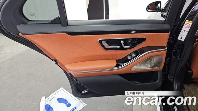Mercedes-Benz S-Class — Фото автомобиля 23