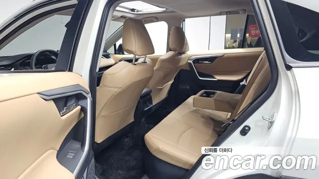 Toyota RAV4 — Фото автомобиля 12