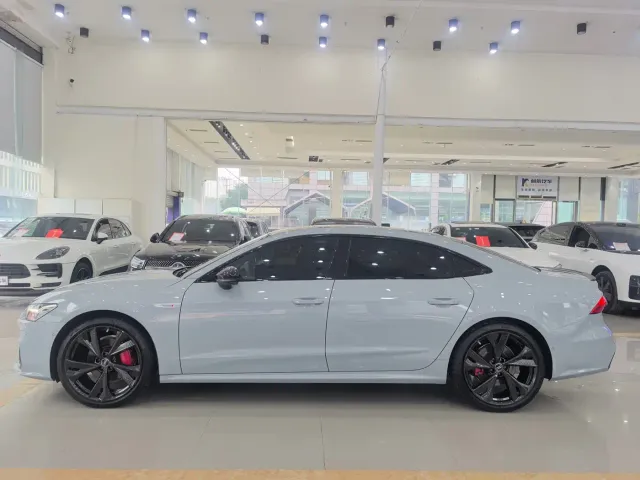Audi A7L — Фото автомобиля 6