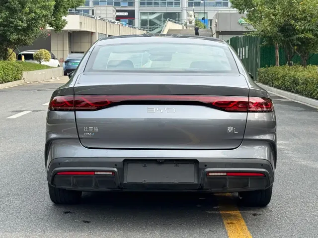 BYD Qin L 2024 DM-i 120KM Excellence Model — Фото автомобиля 4