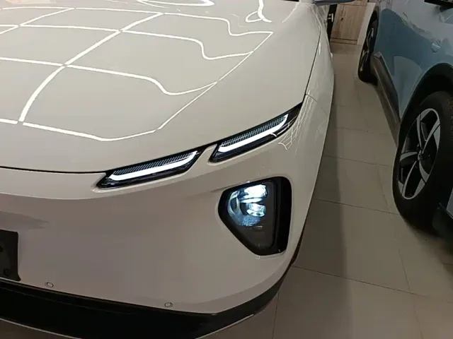 Nio ES6 — Фото автомобиля 23