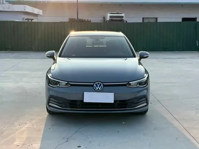 Volkswagen Golf — Фото автомобиля 2