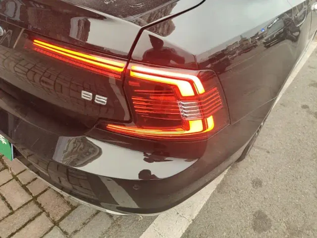 Volvo S90 — Фото автомобиля 7