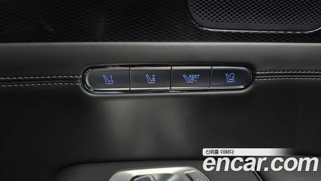 Genesis G90 Бензин 3.5 турбо AWD — Фото автомобиля 18