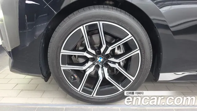 BMW 7-Series — Фото автомобиля 5