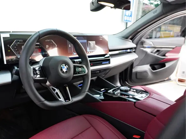 BMW 5 Series — Фото автомобиля 8