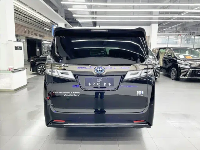 Toyota Vellfire — Фото автомобиля 5
