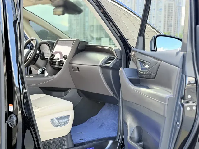 Toyota Alphard — Фото автомобиля 7