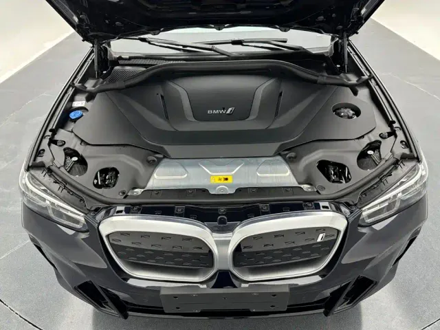 BMW iX3 — Фото автомобиля 21