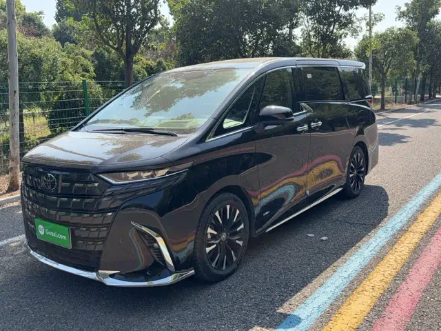 Toyota Alphard — Фото автомобиля 6