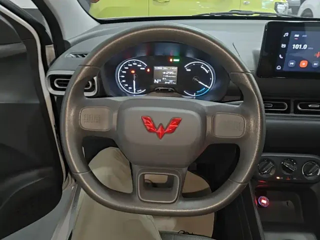 Wuling Hongguang — Фото автомобиля 10