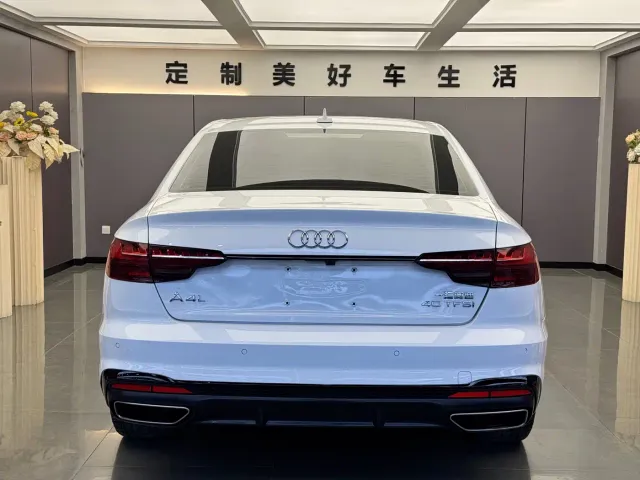 Audi A4L — Фото автомобиля 12