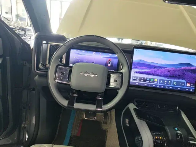 BYD FangChengBao Leopard 5 — Фото автомобиля 10