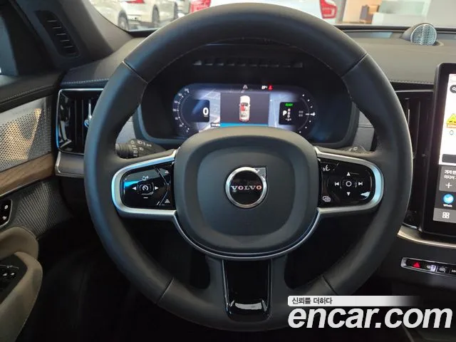 Volvo XC90 — Фото автомобиля 15