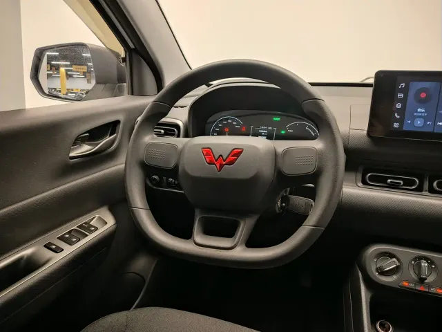 Wuling Hongguang — Фото автомобиля 11