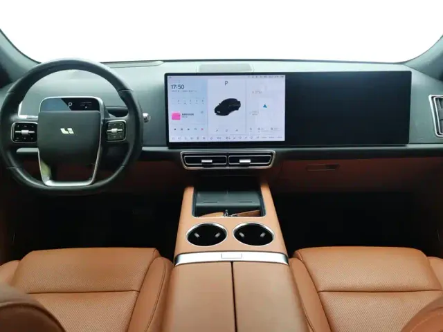 Li Auto L7 — Фото автомобиля 12