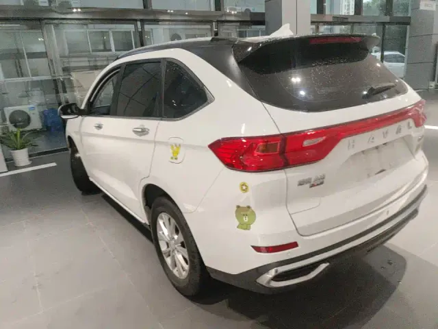 Haval M6 — Фото автомобиля 3