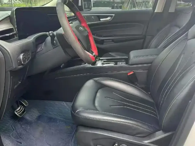 Ford Edge — Фото автомобиля 4