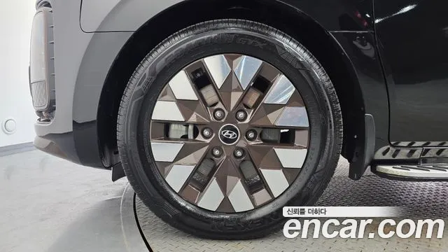 Hyundai Staria Staria 4WD Lounge 9 мест — Фото автомобиля 5