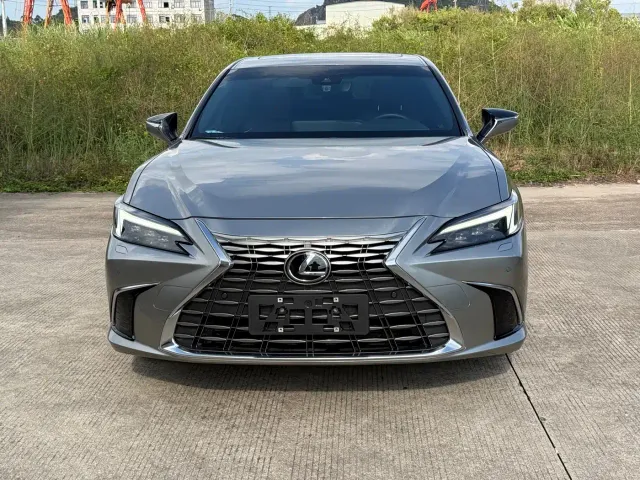 Lexus ES — Фото автомобиля 2