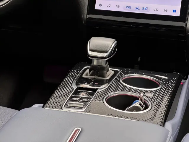 Hongqi HS3 — Фото автомобиля 15