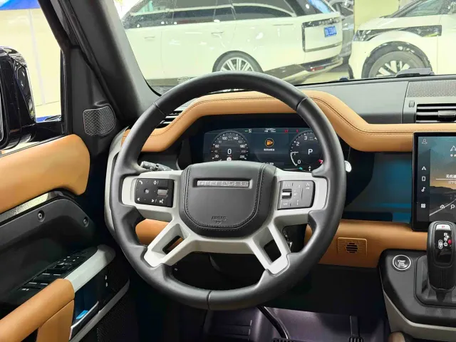 Land Rover Defender — Фото автомобиля 19