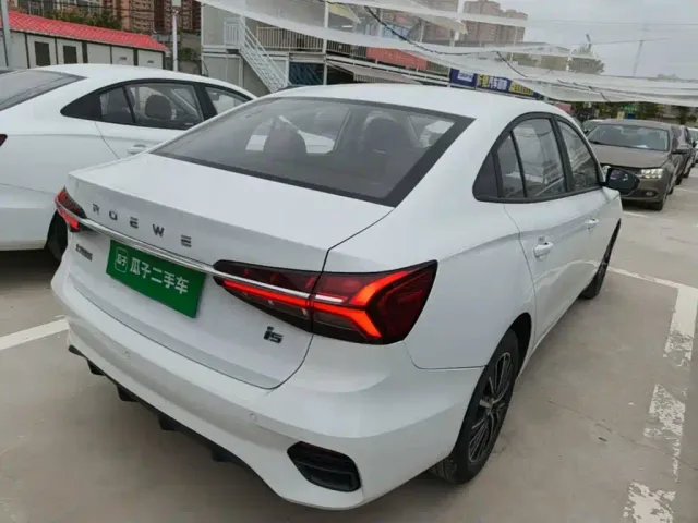 Roewe i5 — Фото автомобиля 6